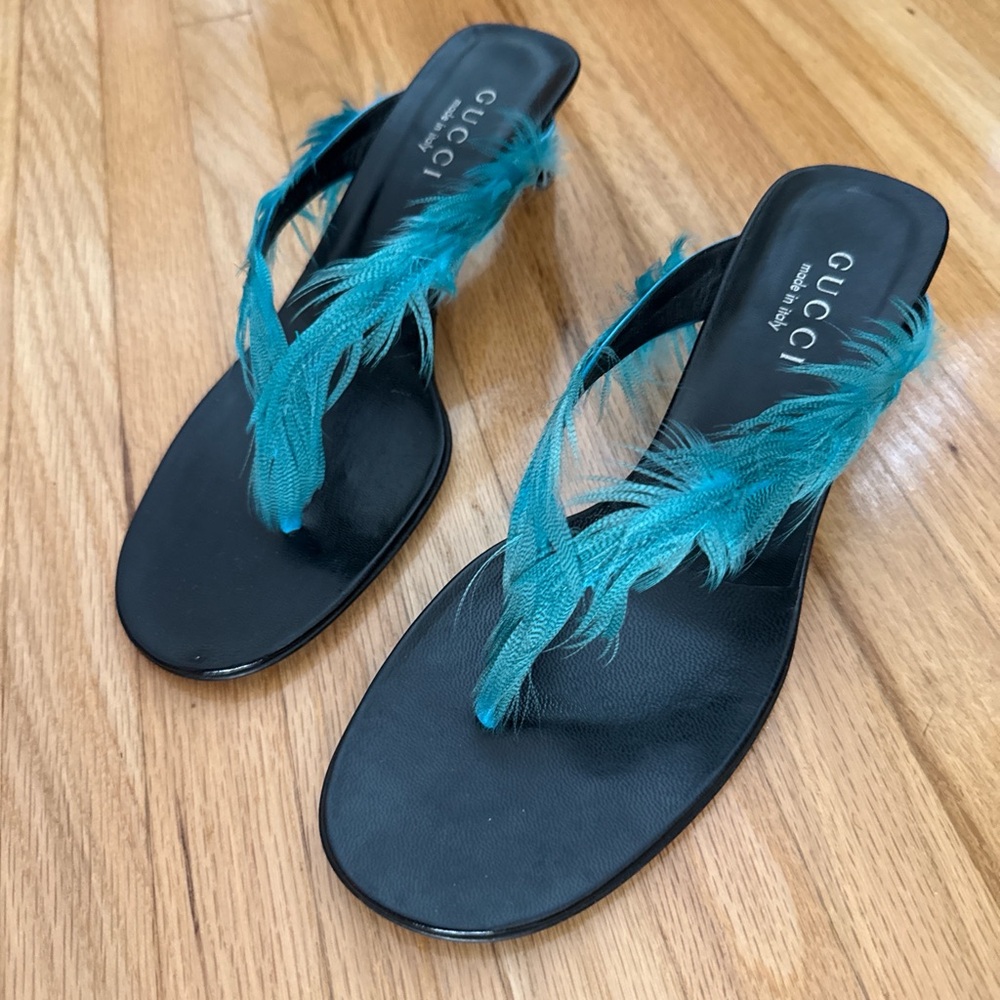 Gucci Teal Feather Leather Thong Sandals for Women